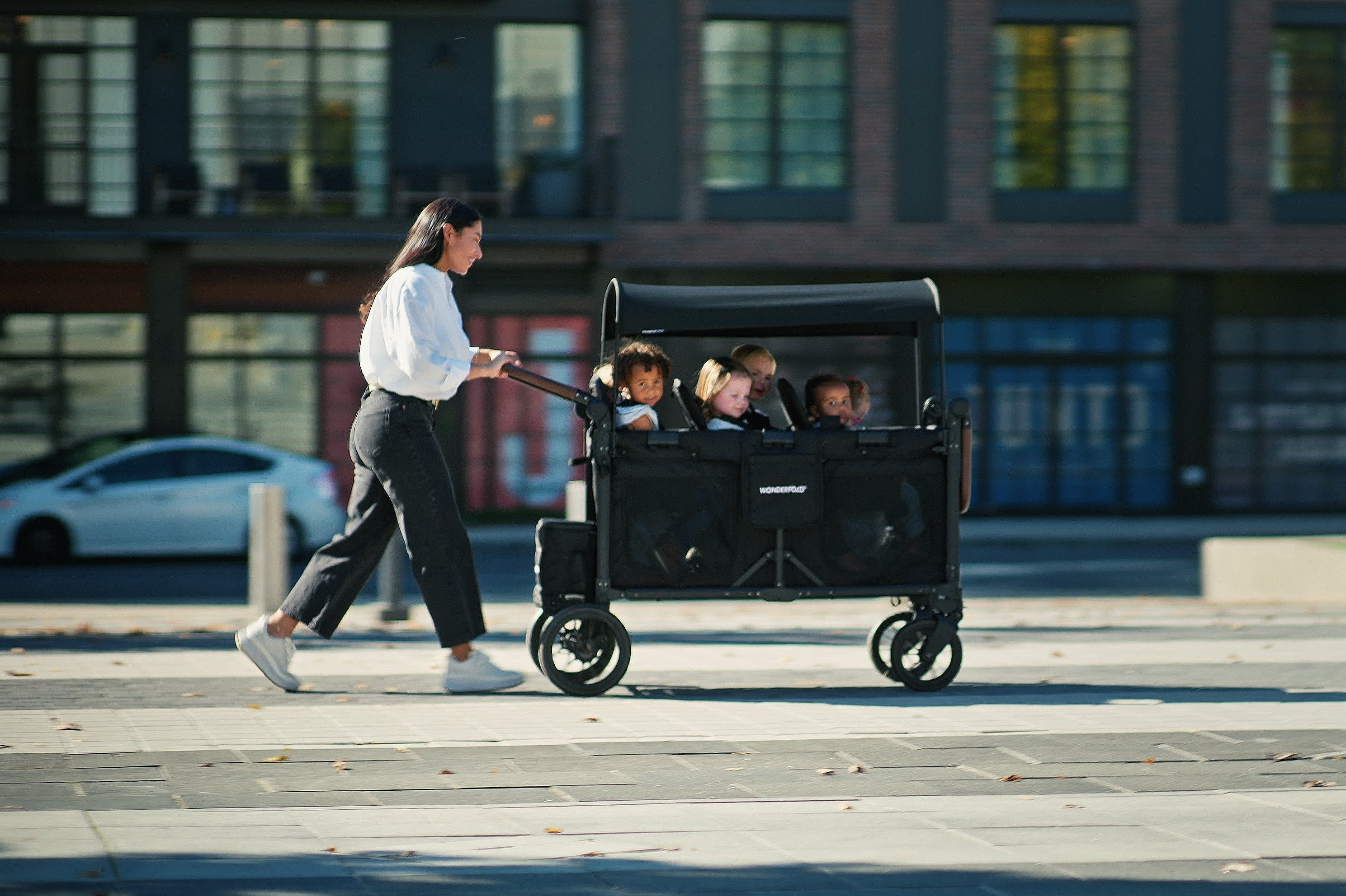 W6 Luxe Pro: The Best Stroller Wagon for Big Families – WONDERFOLD