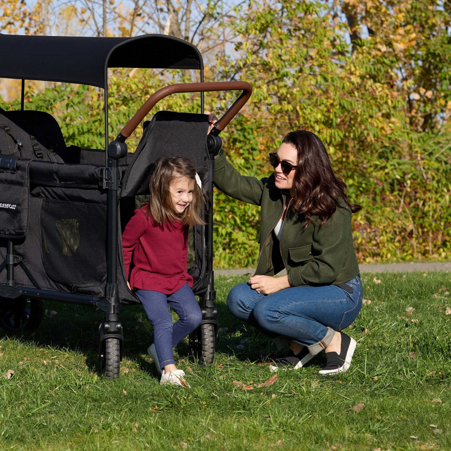 W6 Front Zippered Entrance bus style stroller wagon kids