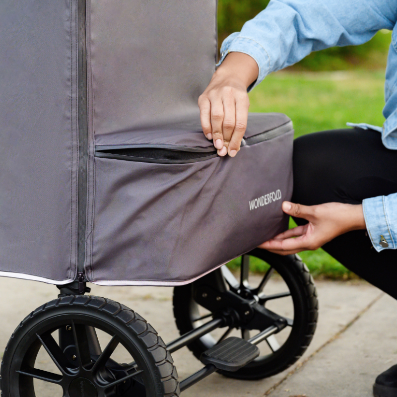 Stroller wagon with extra storage space 